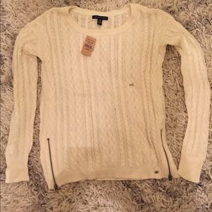 American Eagle White Pullover Sweater